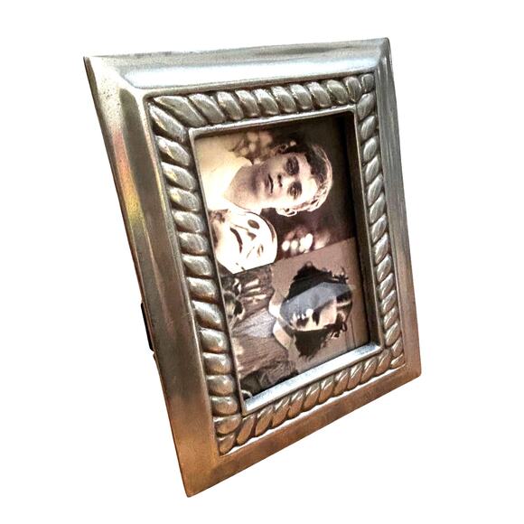 Photo Frame 5" x 4" free standing table top rope textured pewter silver metal - Picture 5 of 7